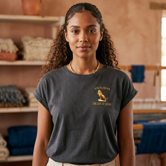 Yahusha: The Lion of Judah (01) | Women's Round-Neck Cap-Sleeve T-Shirt